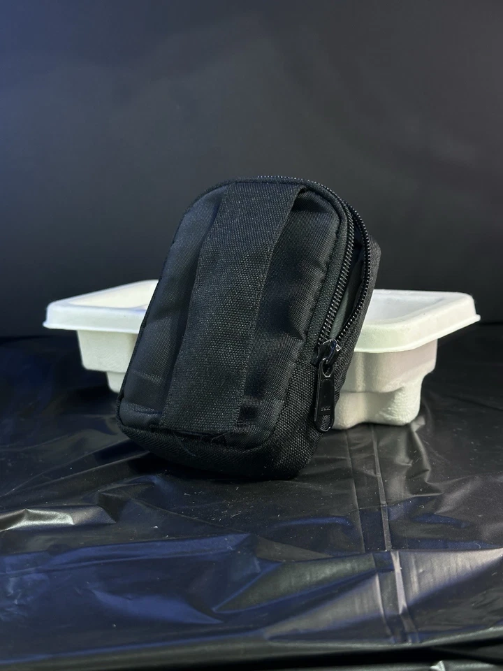 Lowepro Newport 10 Camera Case For Point And Shoot Camera: Cybershot, Powershot - Image 3 of 4