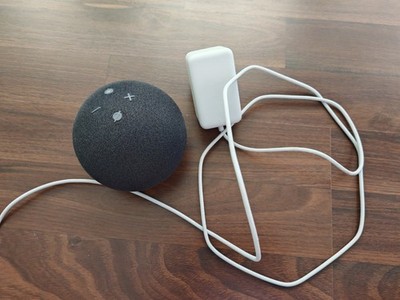 Echo Dot Gen 4, Grau - Sehr Guter Zustand