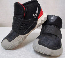 NIKE Infants Boys 6C Kyrie - Elizabeth VI Black/Red sneaker shoe