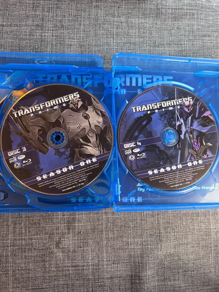 Transformers Prime: Complete First Season (4 Disc Blu-ray Box Set) w/Comic Book - Image 4 of 4