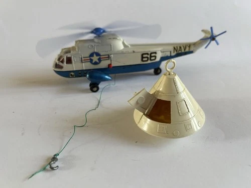 VINTAGE DIECAST DINKY TOYS #724 US NAVY SEA KING SAR HELICOPTER WORKING MOTOR