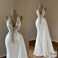 Elegant Mermaid Wedding Dresses Halter Neck Satin Crystal Beaded Bridal Gowns