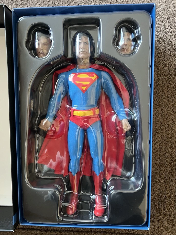 Boneco Superman completo na caixa 1/6 | Sexta escala | DC Comics Sideshow 2014 - Imagem 4 de 4