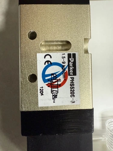 New In Box PARKER PHS520S-8 Solenoid Valve  ###
