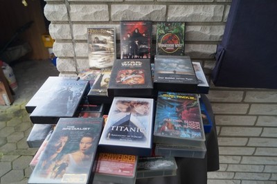 Gepflegte VHS Video Kassetten Musik  Action Horror Lustig usw zum Aussuchen