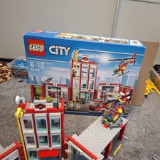 LEGO® 60110 City Große Feuerwehr Station mit Figuren und Anleitungen