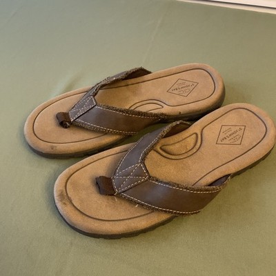 St. John s Bay Men s Size 11 Brown Flip-Flops, Memory Foam