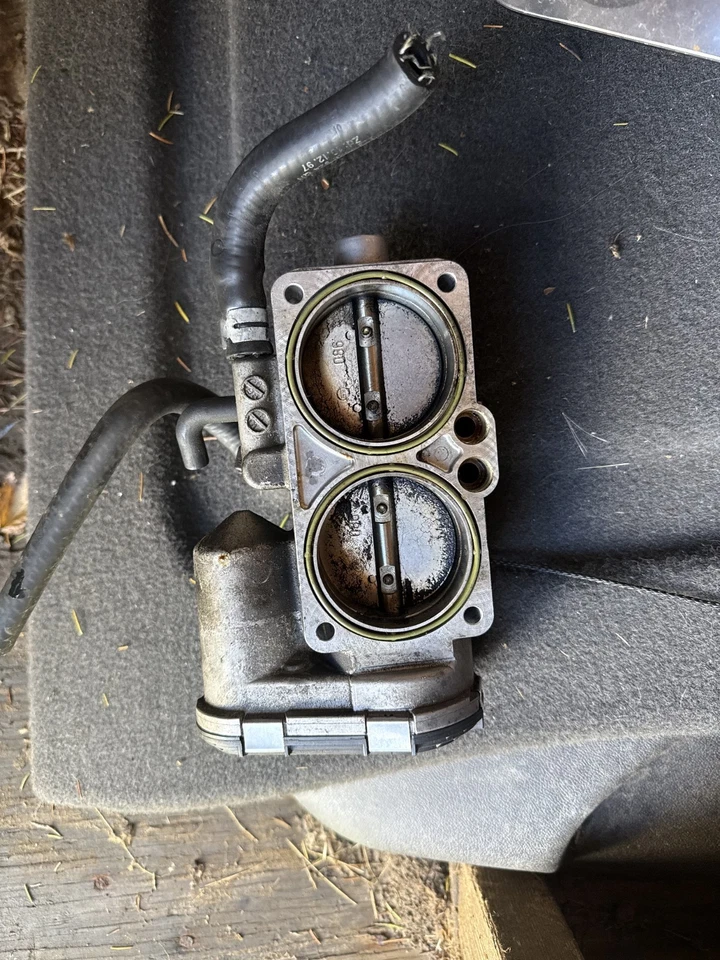 Cadillac Catera/2003 1999-2001 carrocería del acelerador Cadillac CTS usado Foto 2 de 3