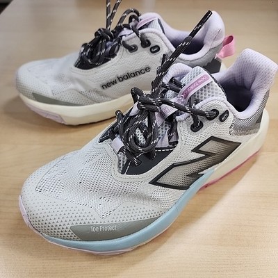 New Balance DynaSoft Nitrel v6 Grey/Pink Trail Shoes Womens Size 5.5