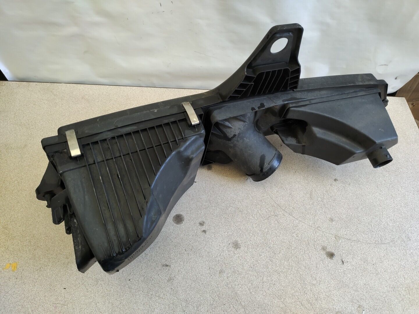 Bmw 1 Series 2013 F20 Air Filter 116D Box - 1.6 Diesel - 70516653 