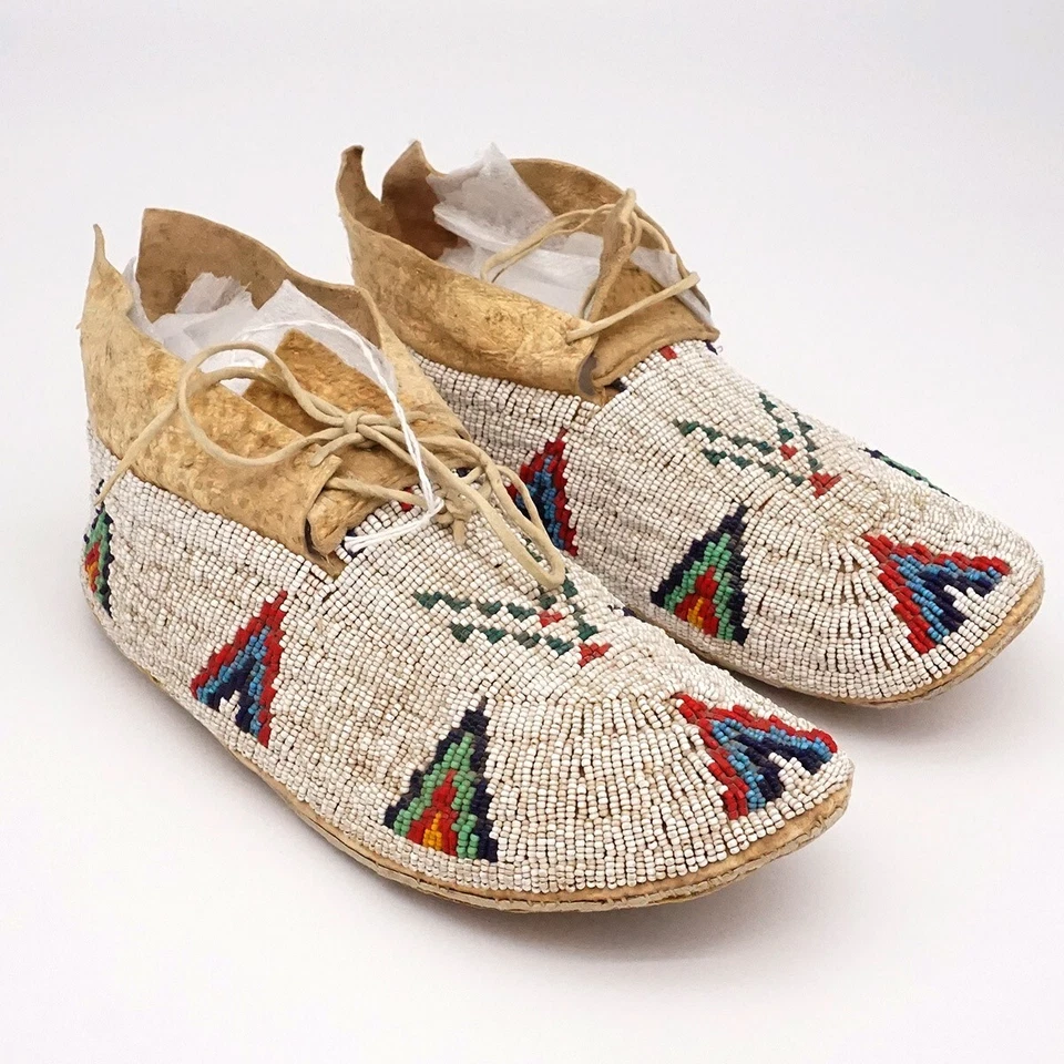 Mocasín con cuentas estilo Cheyenne hecho a mano Powwow Regalia BM901 Foto 2 de 2