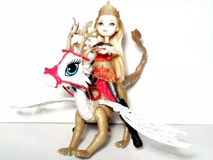 Ever After High Dragon Games Apple White Doll and Braebyrn Dragon