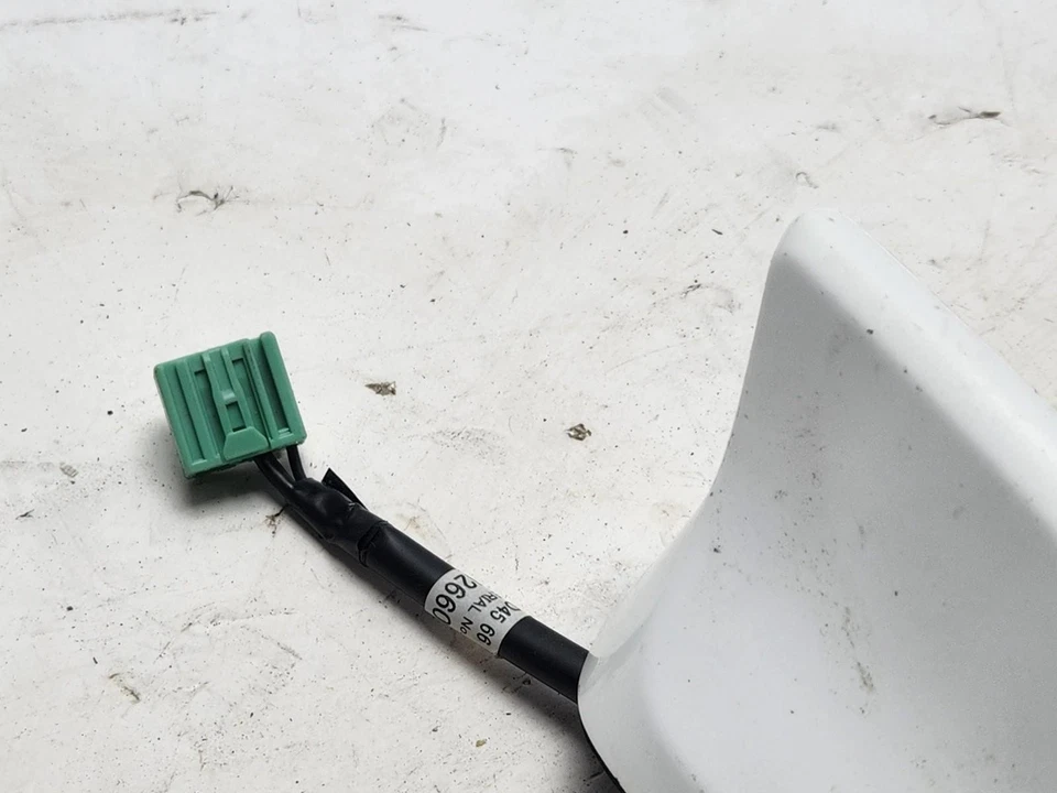 ANTENA DE ALETA DE TIBURÓN AÉREA DE TECHO MAZDA CX5 EN BLANCO KD4566930 MK1 2013-2017 Foto 2 de 4