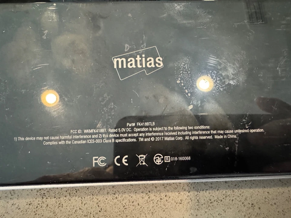 MATIAS Backlit Wireless Aluminum Keyboard - Silver/Black FK418BTLSB - Image 2 of 4