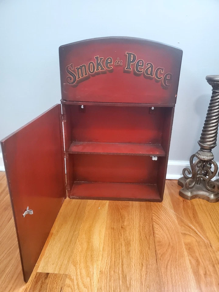 Gabinete de madera de colección SMOKE IN PEACE  Foto 3 de 4