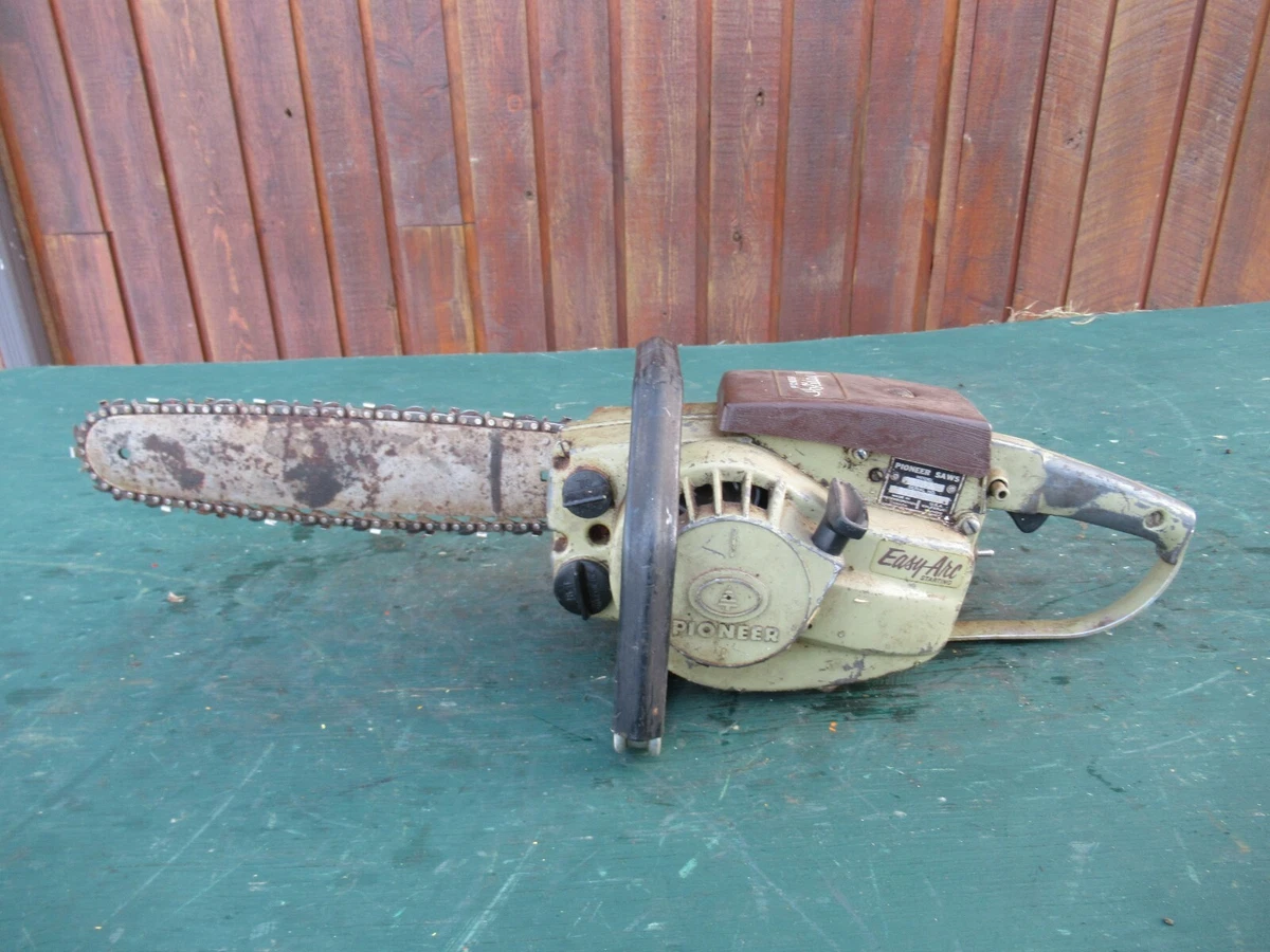Vintage PIONEER HOLIDAY II MODEL 1072 Chainsaw Chain Saw with 14