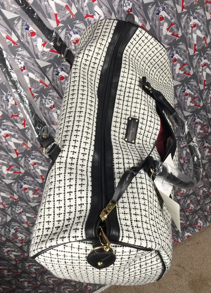 Adrienne Vittadini Studio Large White Canvas Duffle Bag With Adj/removable Strap - Image 2 of 4