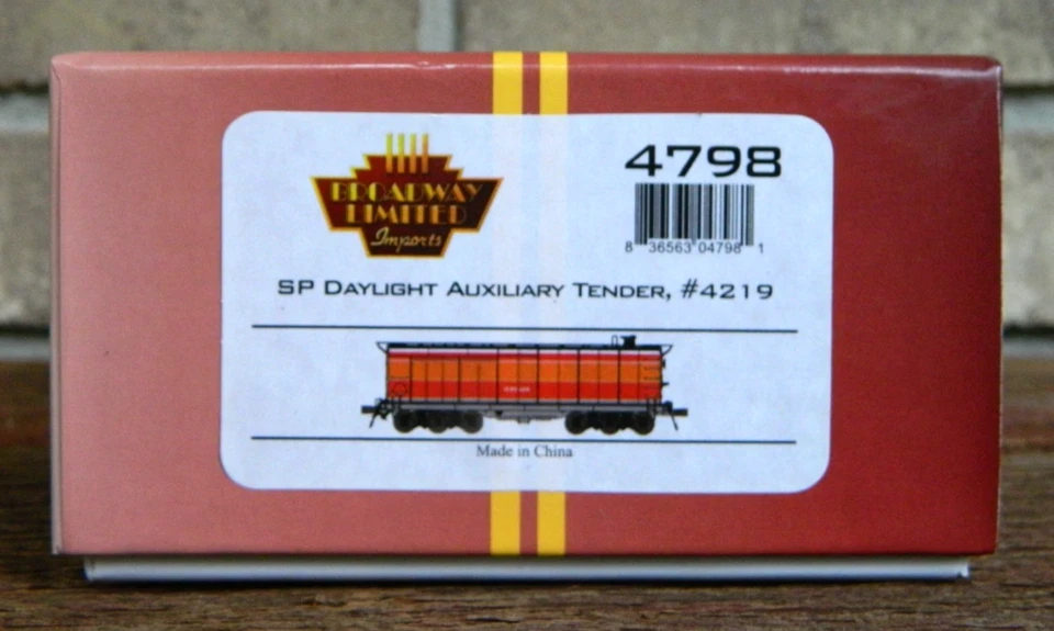 Broadway Limited HO Scale SP / Southern Pacific Daylight Auxiliary Tender, #4798 - Image 3 of 4