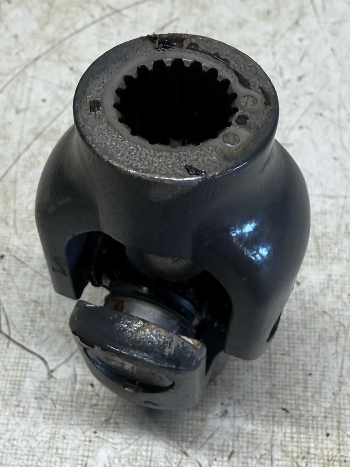 Eje de dirección para tractor Kubota B1700 junta en U Foto 3 de 4