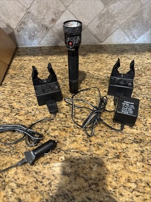 Vintage Streamlight Stinger Flashlight Made In USA With Charger Bundle Read