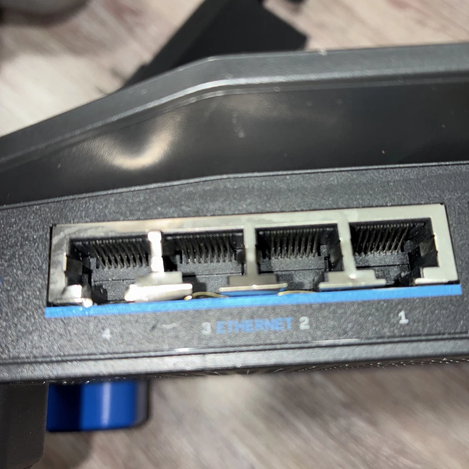 Router Wi-Fi de doble banda Linksys WRT3200ACM AC3200 *LEER DESCRIPCIÓN* Foto 3 de 4