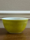 VINTAGE PYREX #402 MIXING BOWL 1  1/2 QUART AVOCADO VERDE NESTING MIXING BOWL