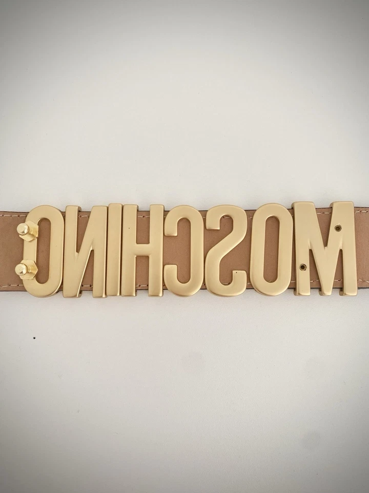 Cinturón de cuero rojo Moschino - Letras chapadas en oro - Talla 40 Foto 3 de 4