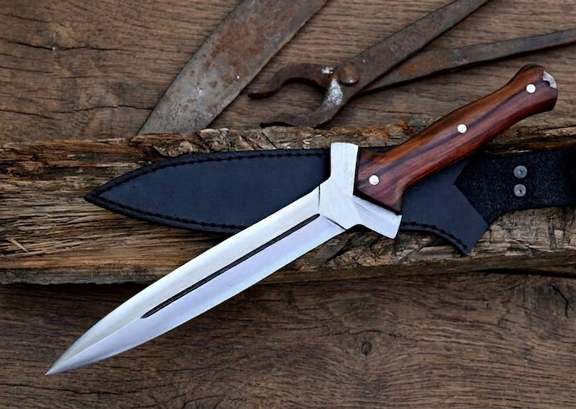 Custom Handmade Carbon Steel Dagger Hunting Knife