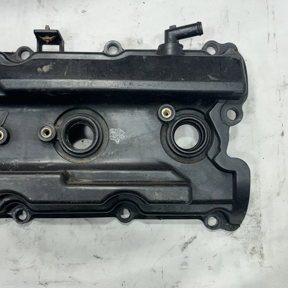 Cubierta de válvula de motor derecho Nissan Pathfinder 2005-2012 OEM Foto 3 de 4