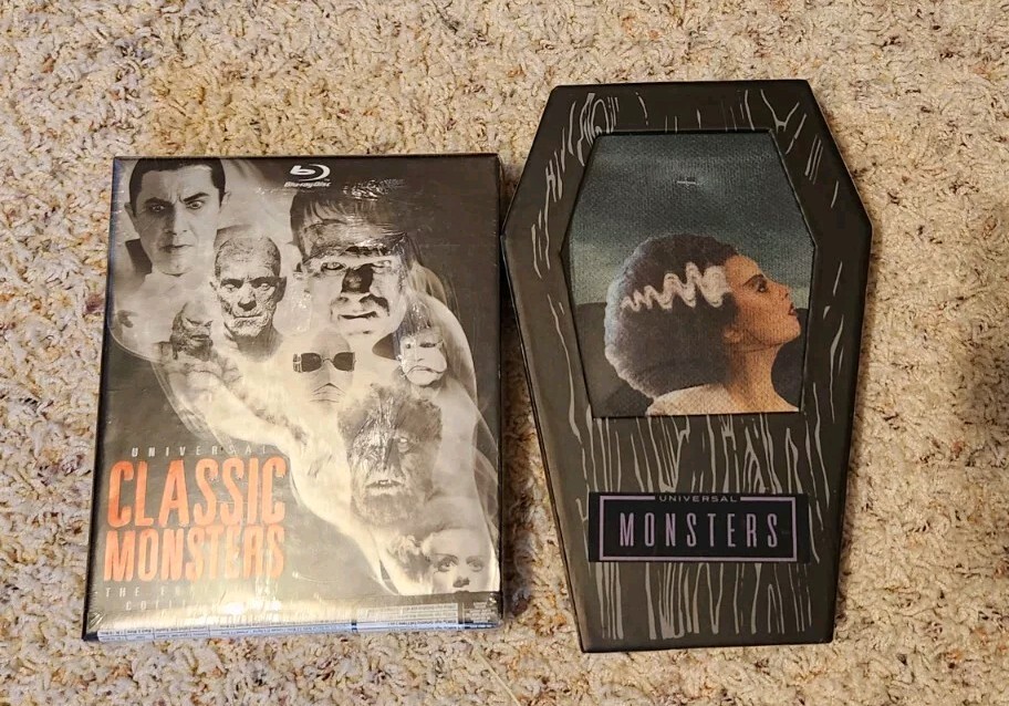 Universal Classic Monsters: The Essential Collection (Blu