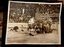 1966 NHL HOCKEY TYPE 1 PHOTO MSG CESARE MANIAGO JOHN FERGUSON RALPH BACKSTROM
