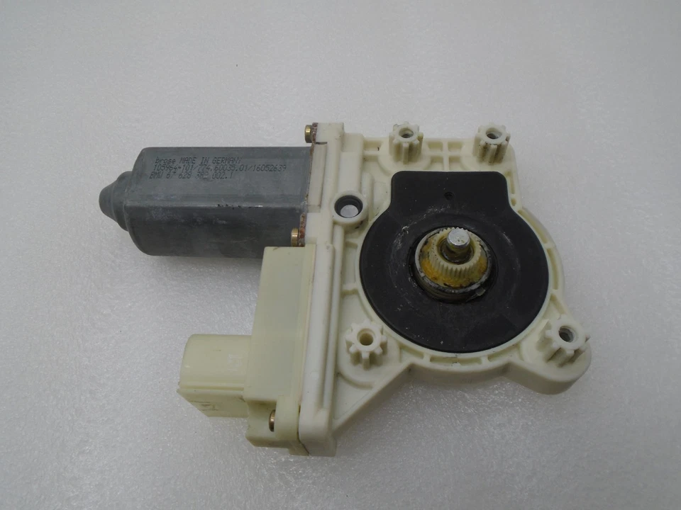 DK80851 02-05 BMW 745LI FRONT RIGHT SIDE ELECTRIC WINDOW MOTOR REGULATOR OEM - Image 2 of 4