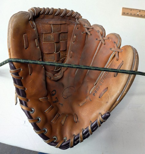 Albert 975 Right Hand Throw Baseball Professional Model Glove - Made in Mexico