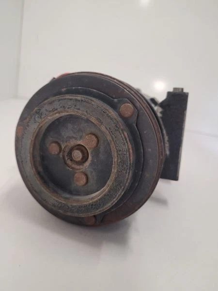 Compresor de aire acondicionado Ford Expedition 2009-2014 5,4 L AL1Z19703B Foto 3 de 4