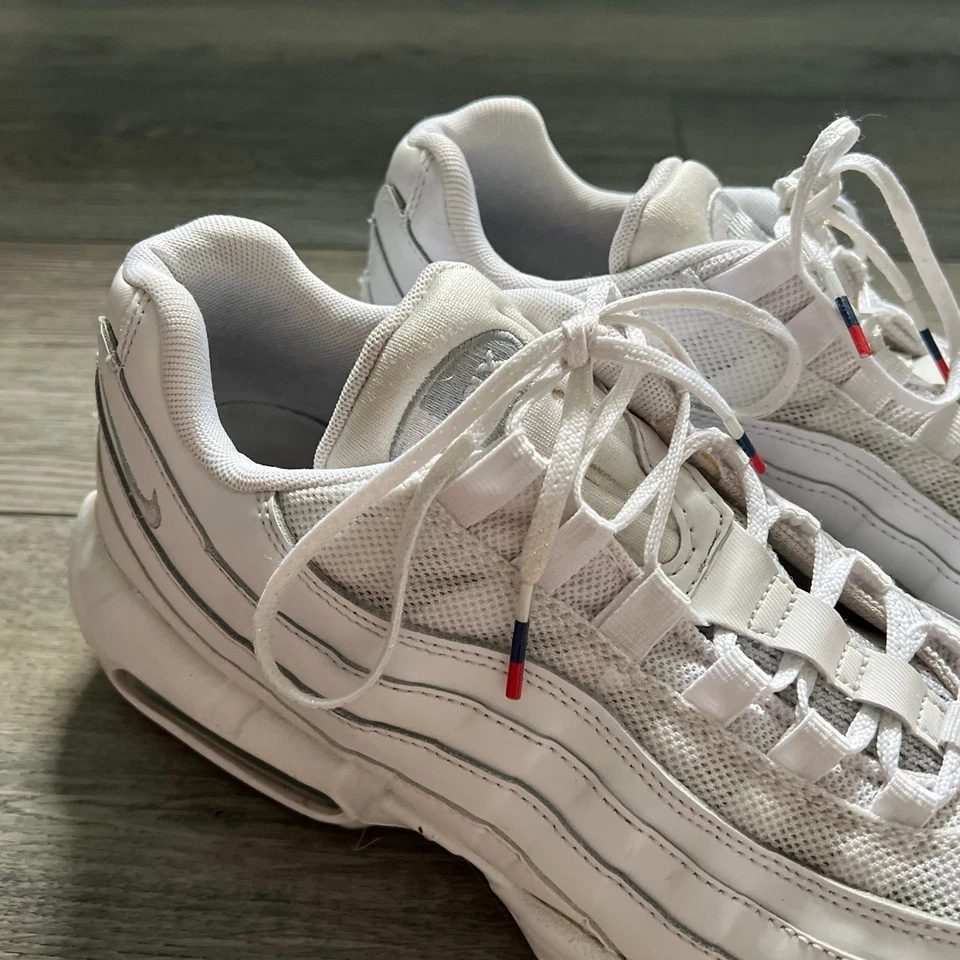 Nike Air Max 95 USA Glacier Blue White Red AQ7981-100 Men’s 11 Sneakers - Image 3 of 4