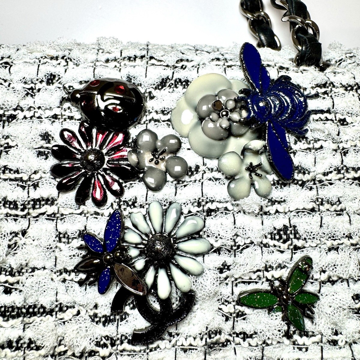 chanel スカーフ　カレ　空箱 Chanel Scarves Unused Silk 55x55cm Limited Gift Collection | eBay