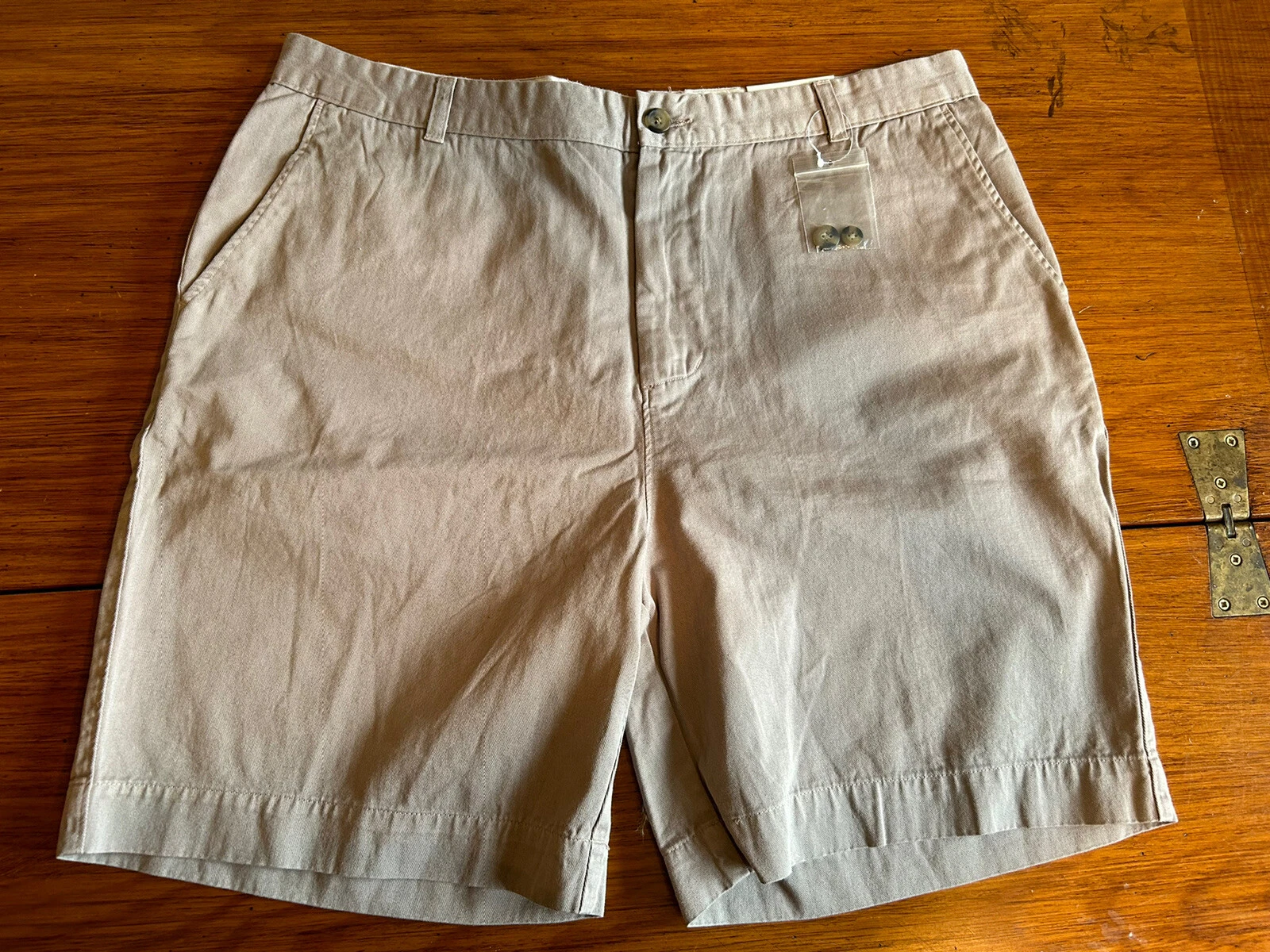 NWT Men’s Tailor Byrd Taupe Cotton Shorts Size 38 - 8” Inseam B48