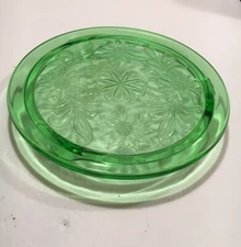 Jeanette Glass Sunflower/daisy pattern footed cake plate green uranium