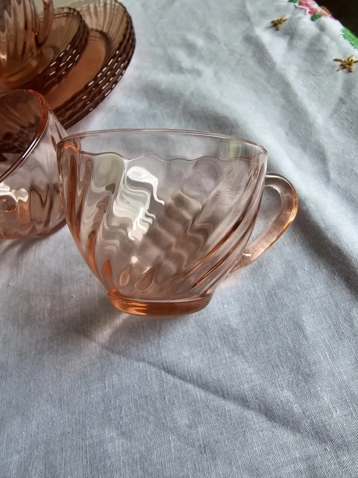 VTG 16pc Dinnerware Set Glass Vaisselle Rosaline Pink Arcoroc France Hostess Set - Image 2 of 4