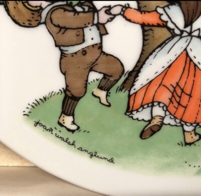 Vintage Joan Walsh Anglund First Edition Decor Plate comes with