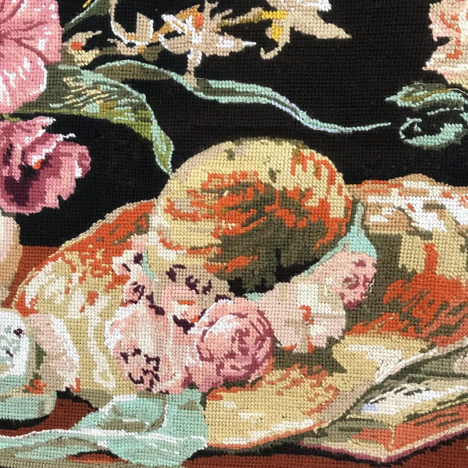 Tapisserie Vintage Aiguille Fleurs Nature Morte Florale Chapeau Livre 63 x 48 cm - Photo 4/4