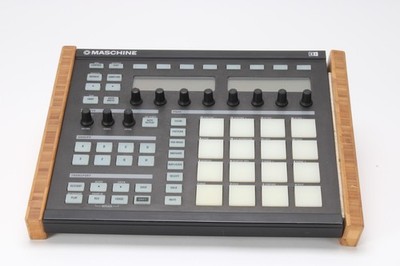 Native Instruments NI Maschine Controller Drum Controller With Wooden Rack