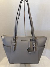 Beautiful pre-owned Michael Kors Charlotte la...