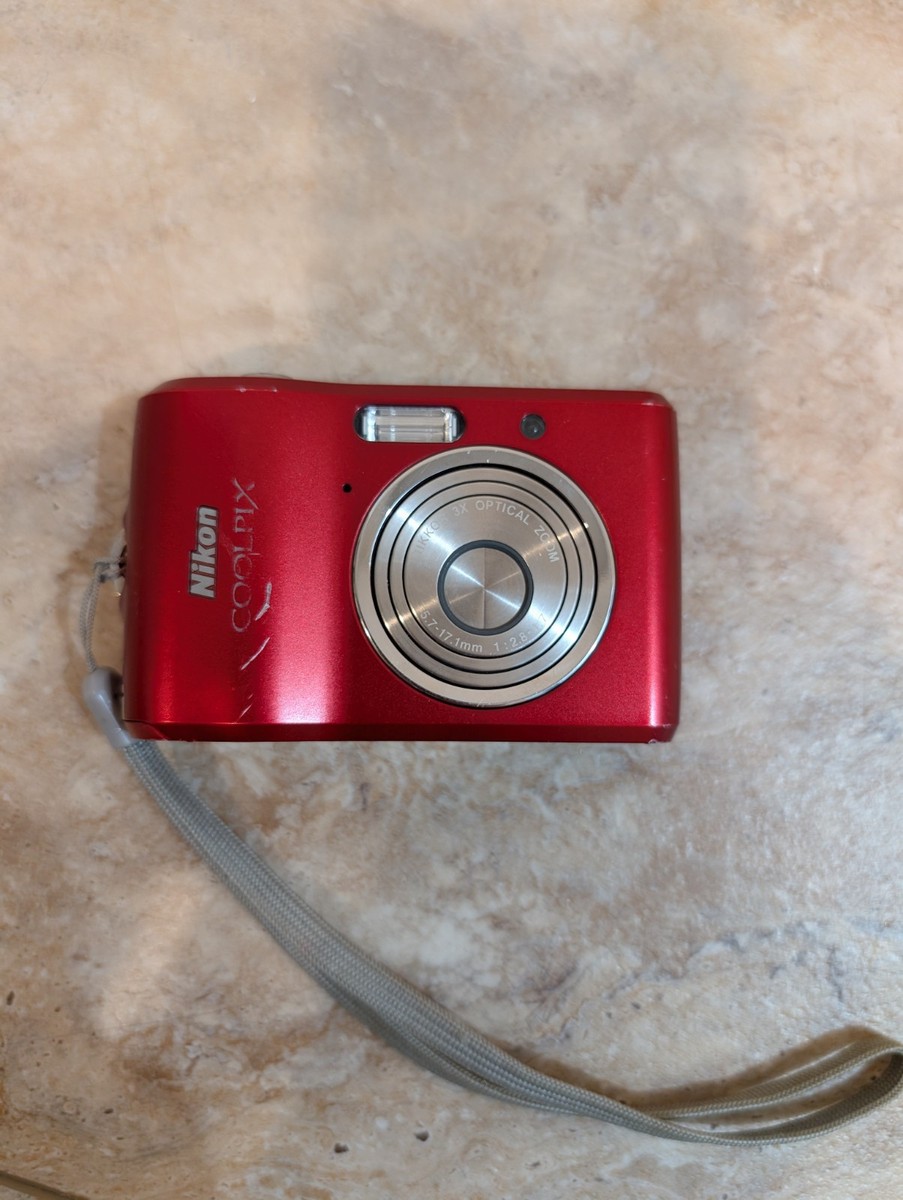 Nikon COOLPIX L18 8.0MP Digital Camera 3x Zoom Red Digicam - AS IS