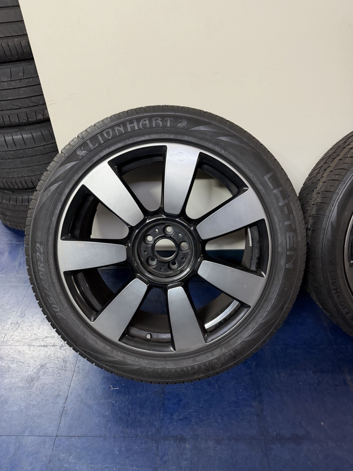 Rolls Royce Cullinan 2019-2024  Oem 22 Inch Wheels Set of 4