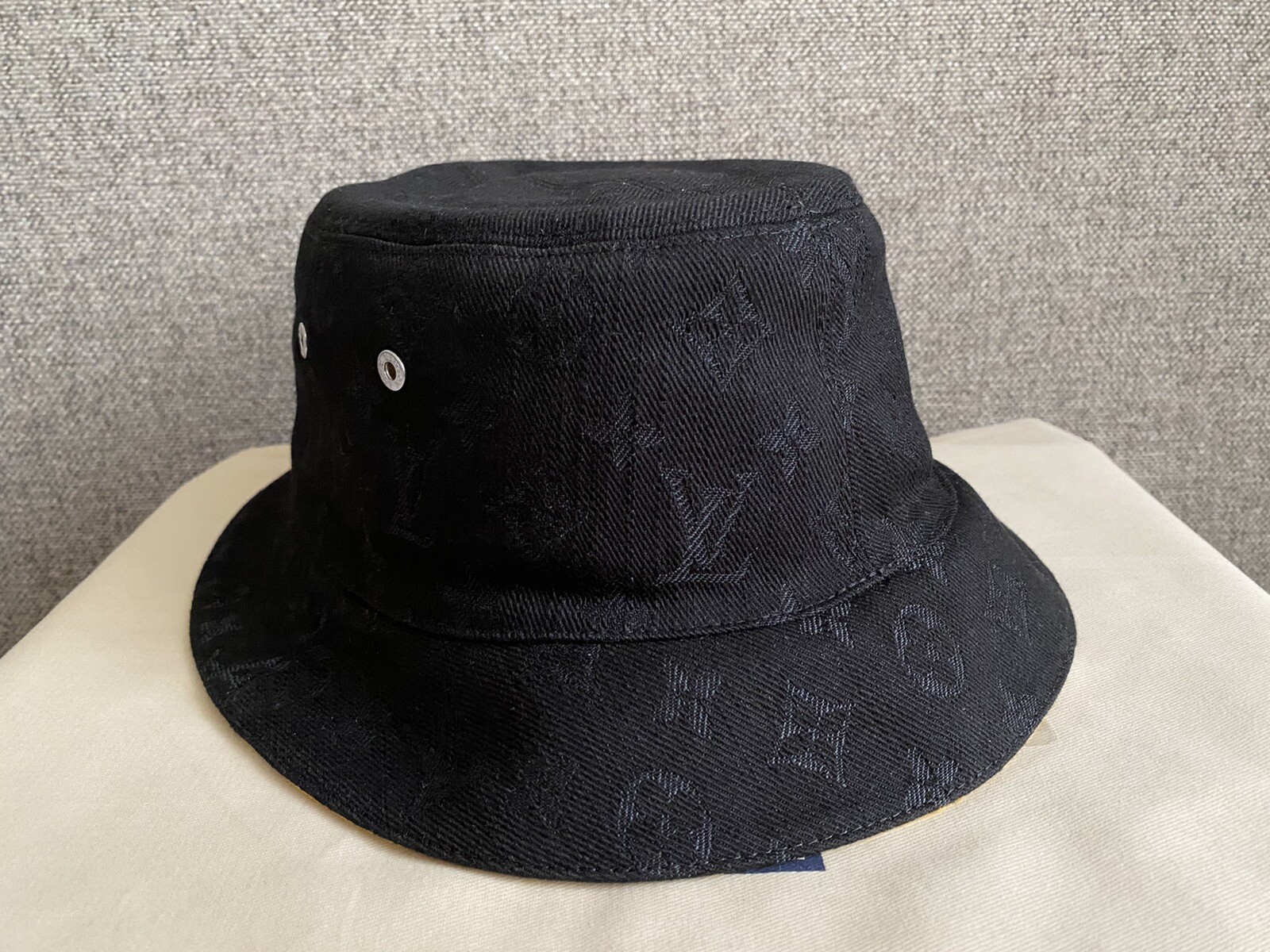NWT Louis Vuitton Monogram Denim Bob Bucket Hat in Black M76208 