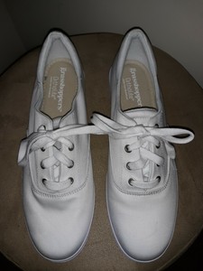 white leather grasshopper shoes