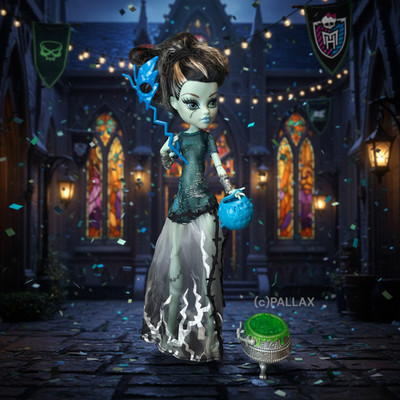 MONSTER HIGH X3714 GHOULS RULE - FRANKIE STEIN / MATTEL 2012