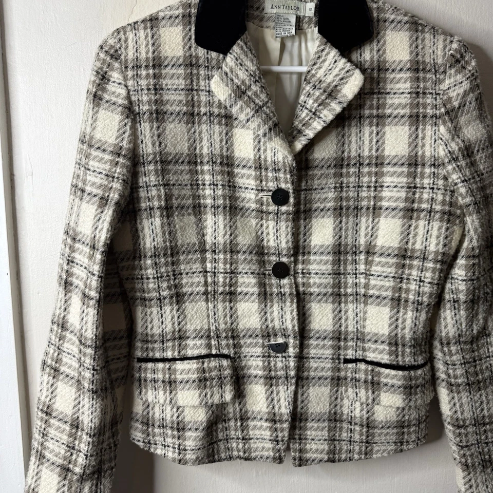 Chaqueta Blazer Ann Taylor Crema A Cuadros Lana Terciopelo Ribete Preppy Destintada Talla 6 Foto 2 de 4