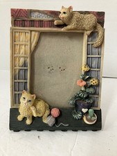 Vintage Hand Painted Resin 3D Floral  Kitty Cat Picture Frame 3x4 Opening